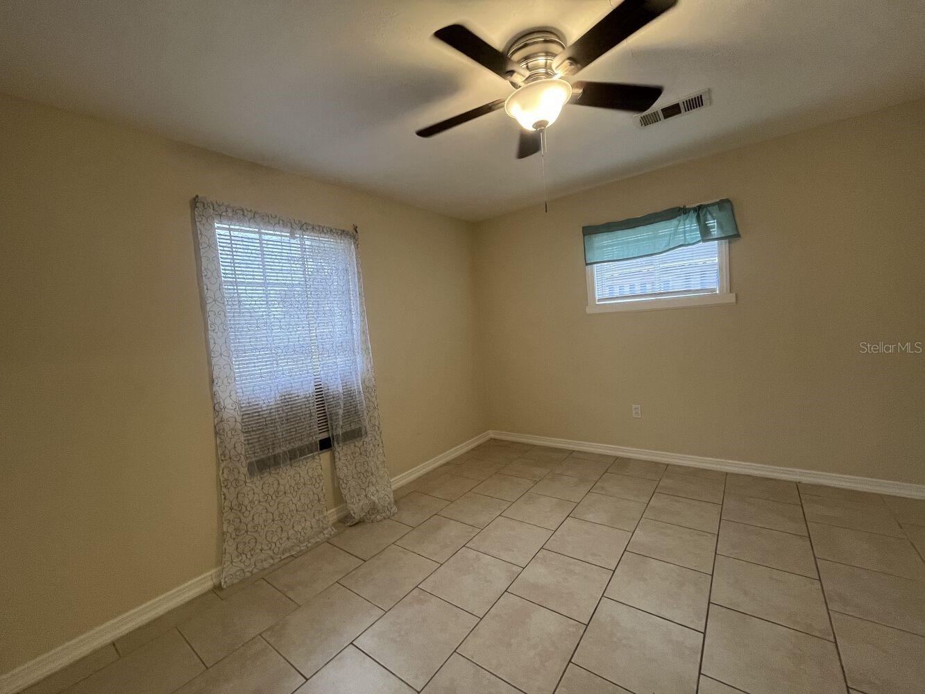 2014 10th St W Property Photo 4