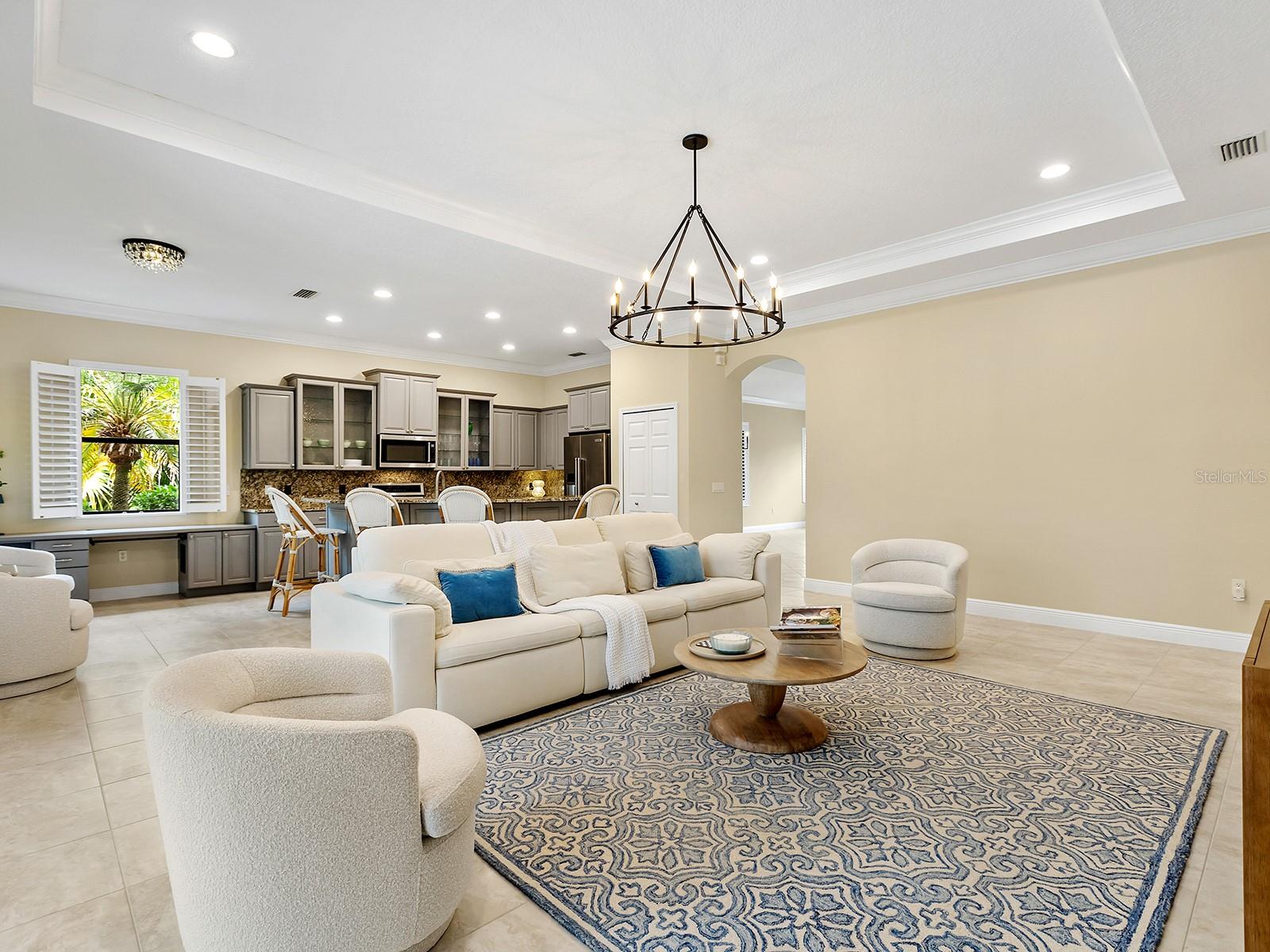7210 Lake Forest Gln Property Photo 15