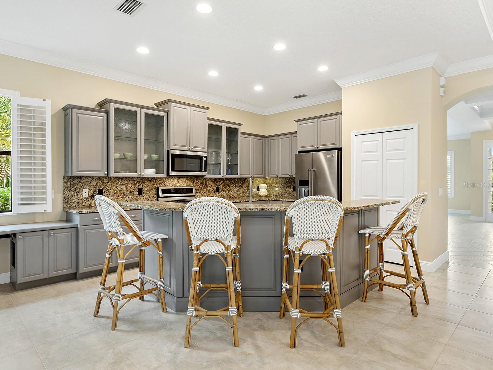 7210 Lake Forest Gln Property Photo 17