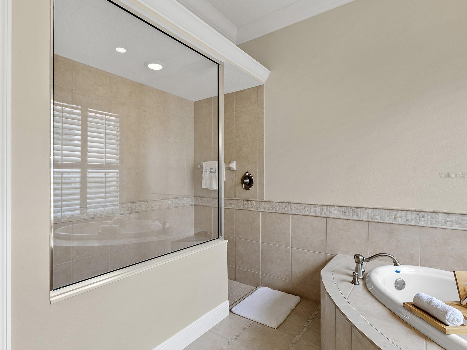 7210 Lake Forest Gln Property Photo 31