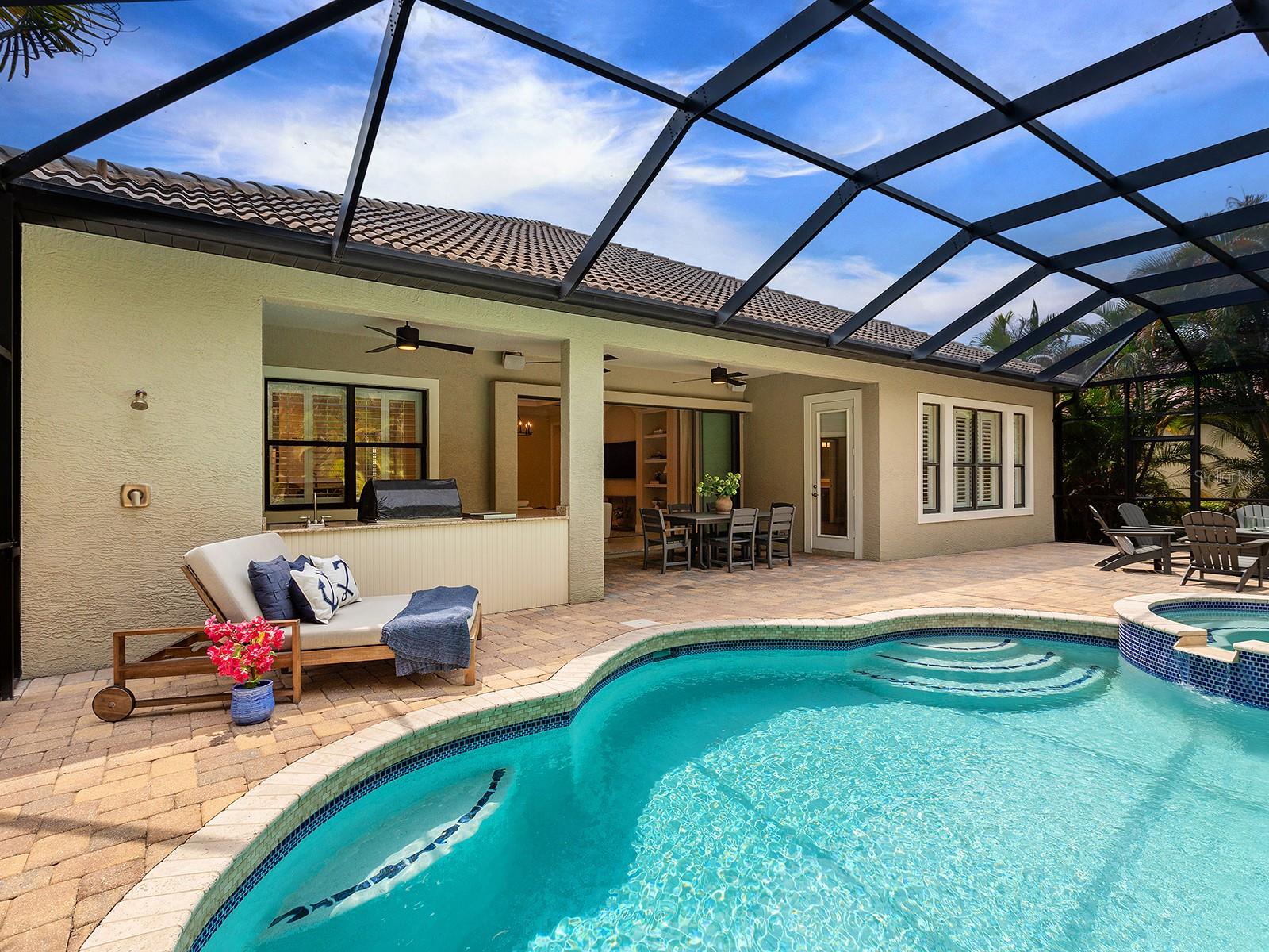7210 Lake Forest Gln Property Photo 40