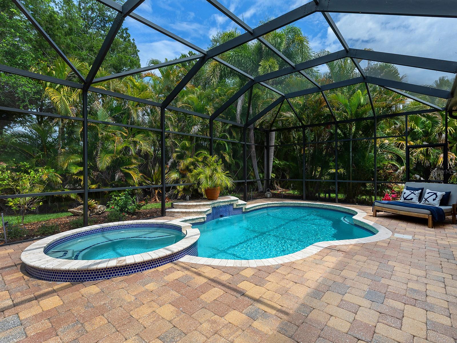 7210 Lake Forest Gln Property Photo 41
