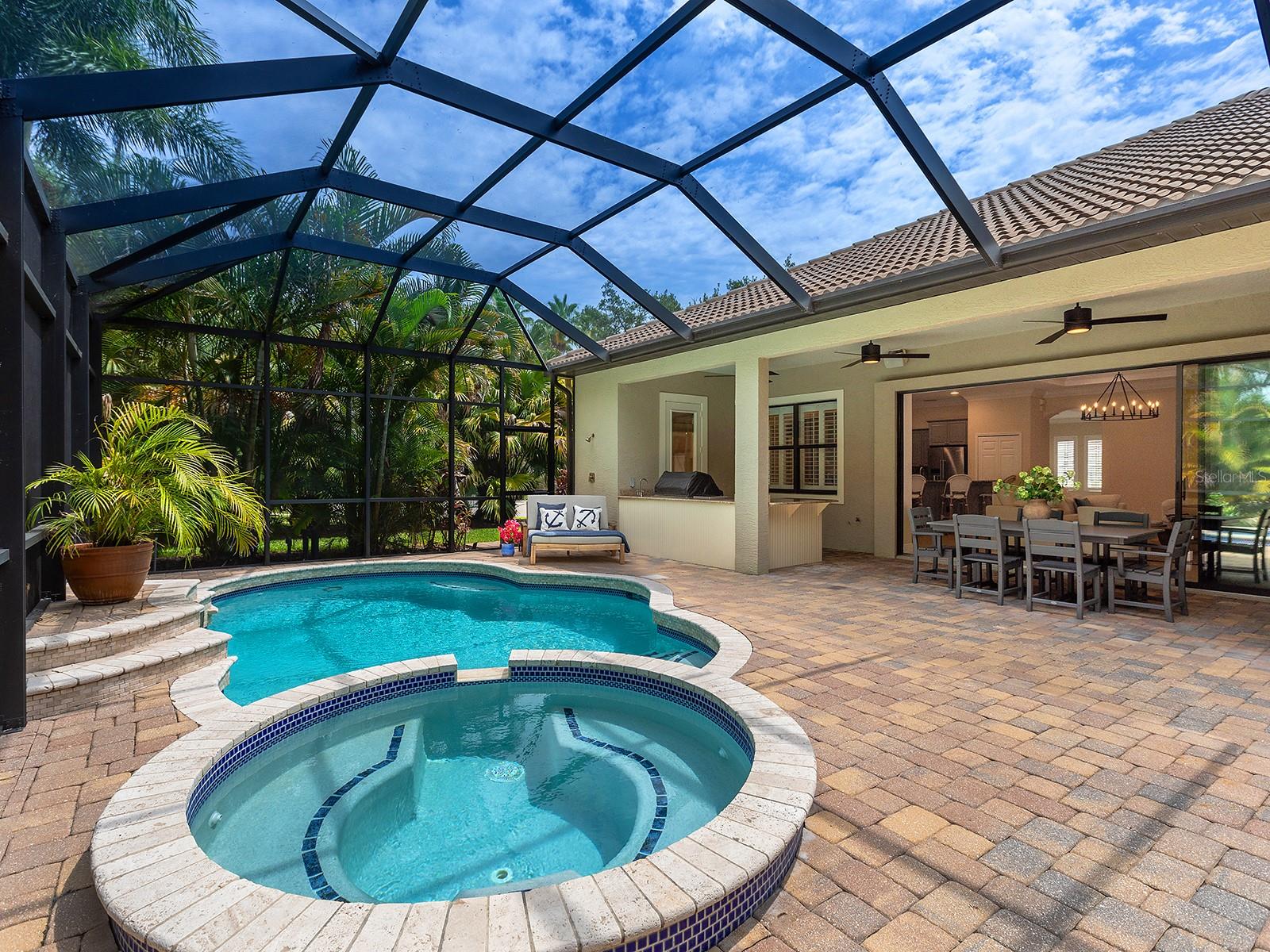 7210 Lake Forest Gln Property Photo 43