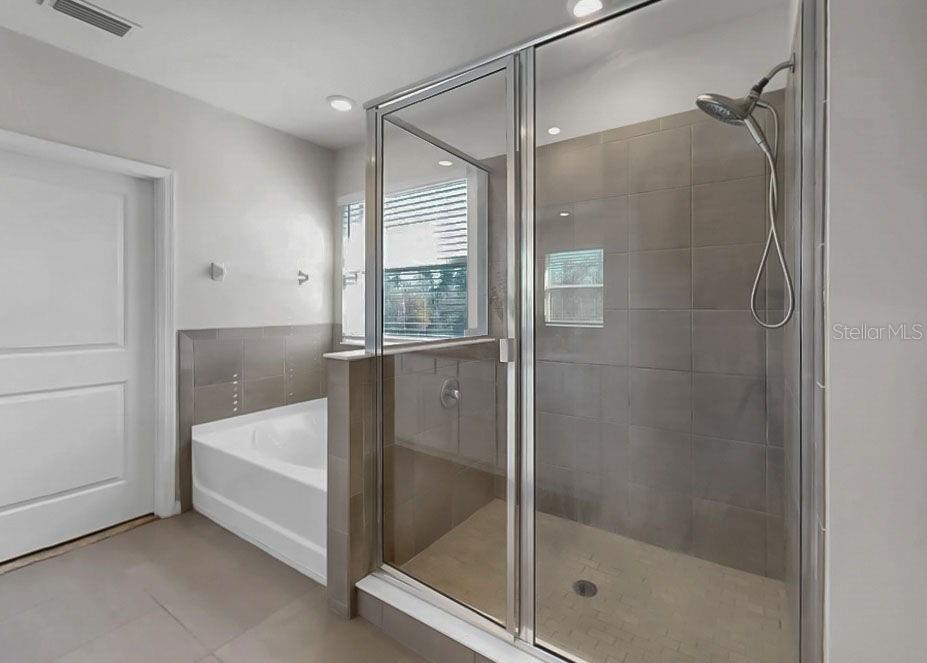 16454 Woodside Gln Property Photo 33
