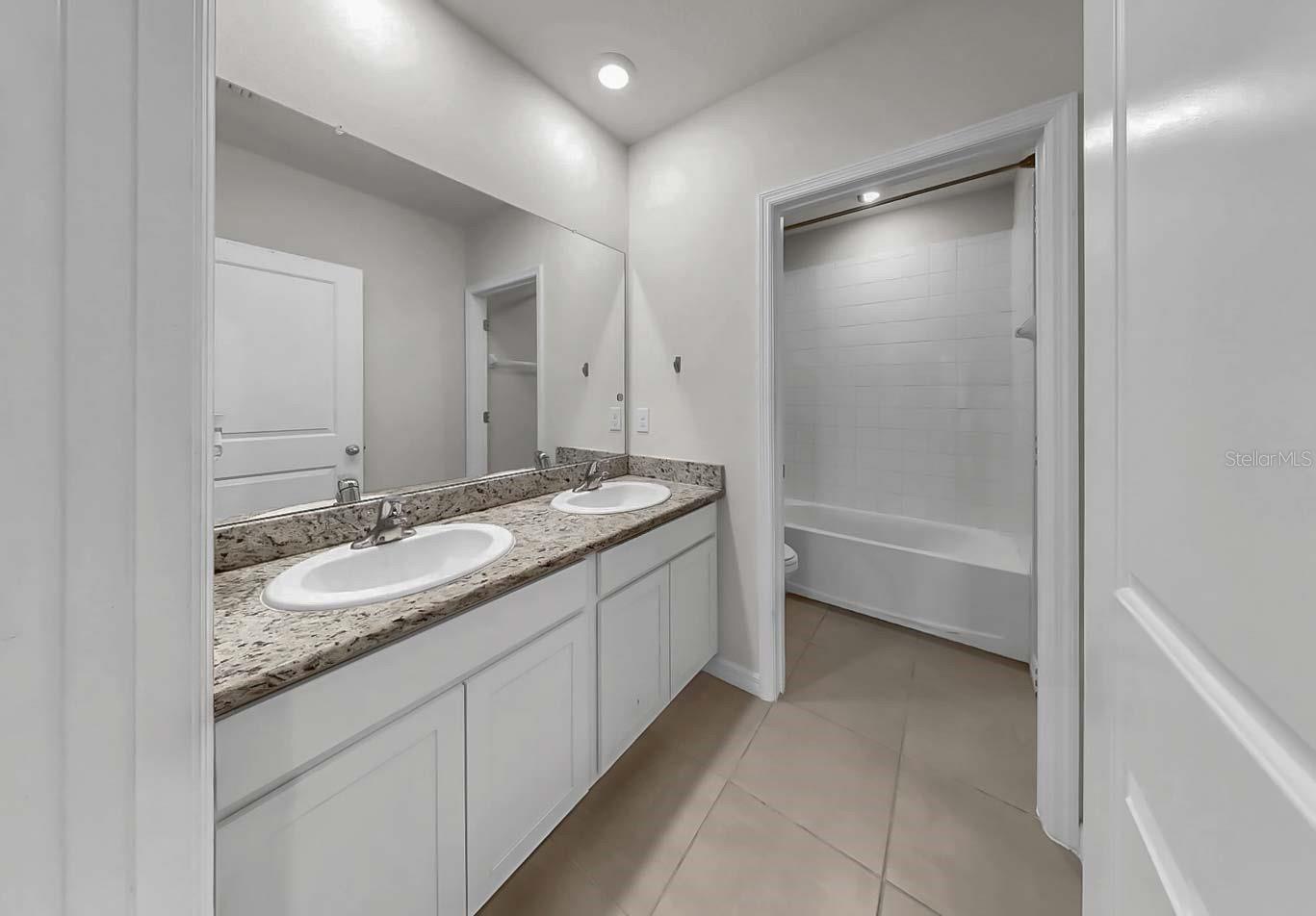 16454 Woodside Gln Property Photo 37