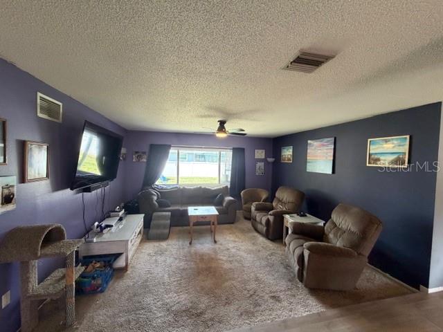 1381 Eagle St Property Photo 3