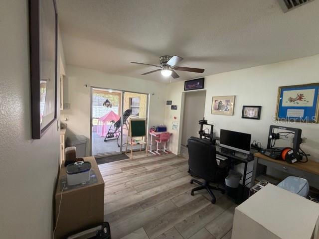 1381 Eagle St Property Photo 14