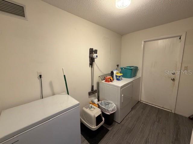 1381 Eagle St Property Photo 18