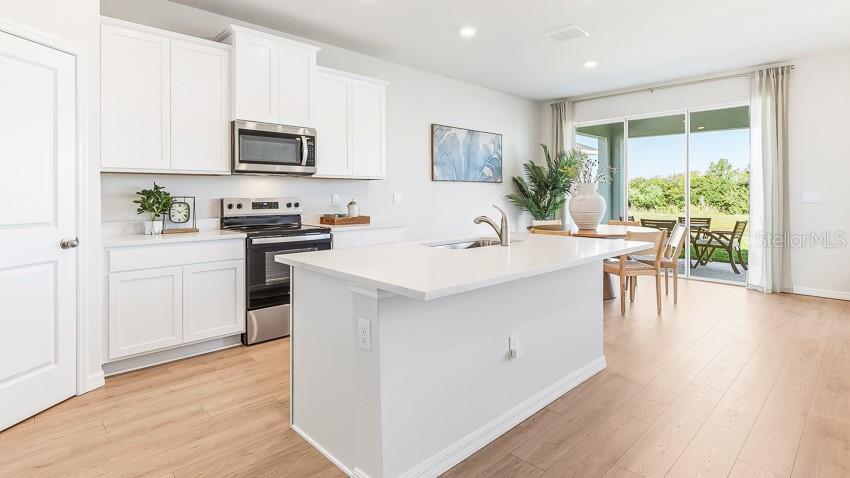 17123 James Trl Property Photo 3
