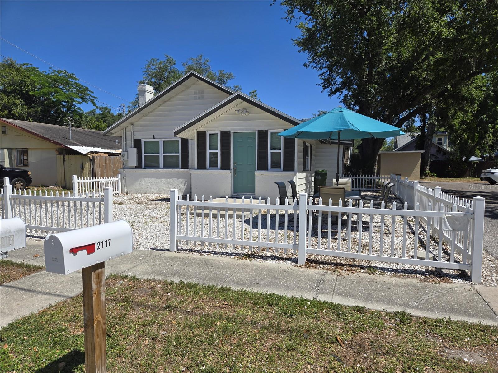 2117 5TH ST #Front House Property Photo 1