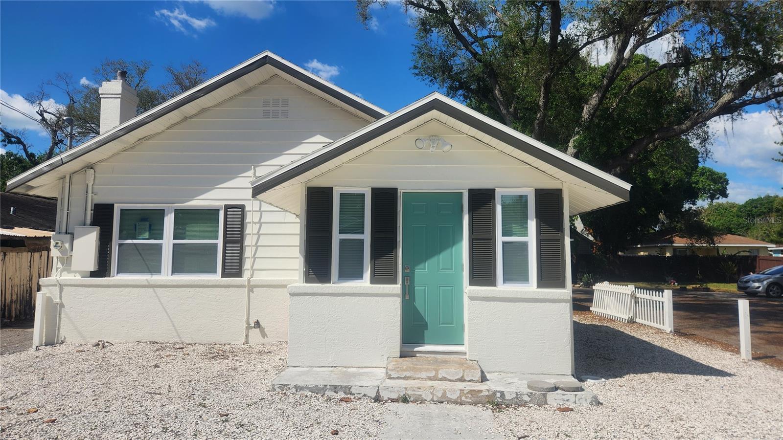 2117 5th St #front House Property Photo 3