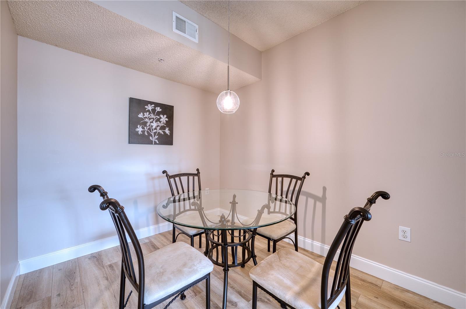 5551 Bentgrass Dr #11-303 Property Photo 6
