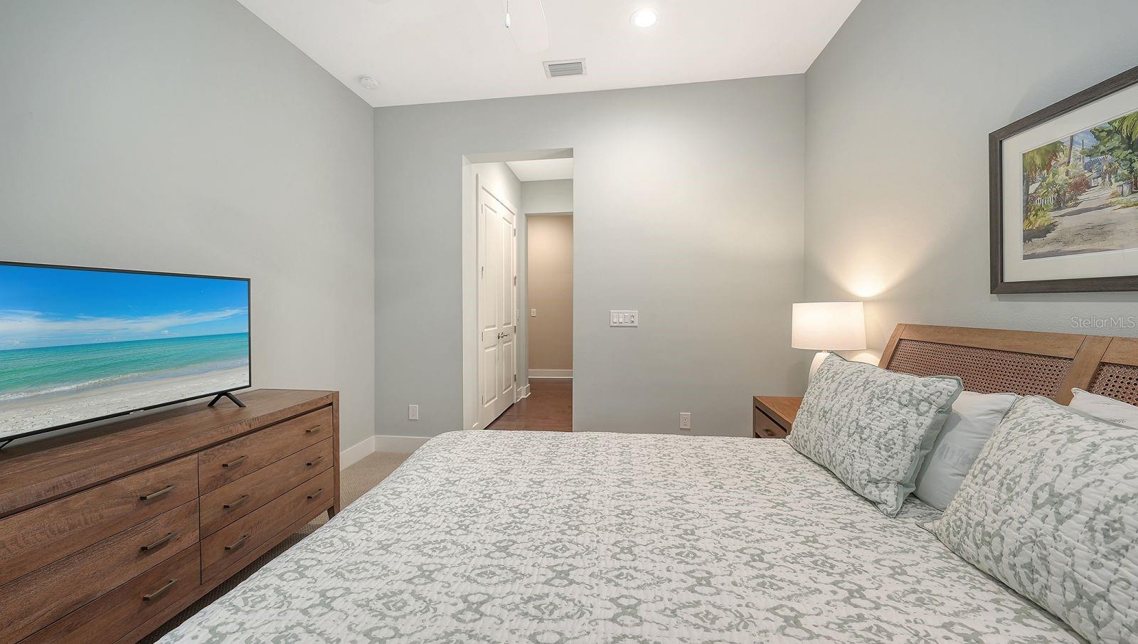 16524 Kendleshire Ter Property Photo 38
