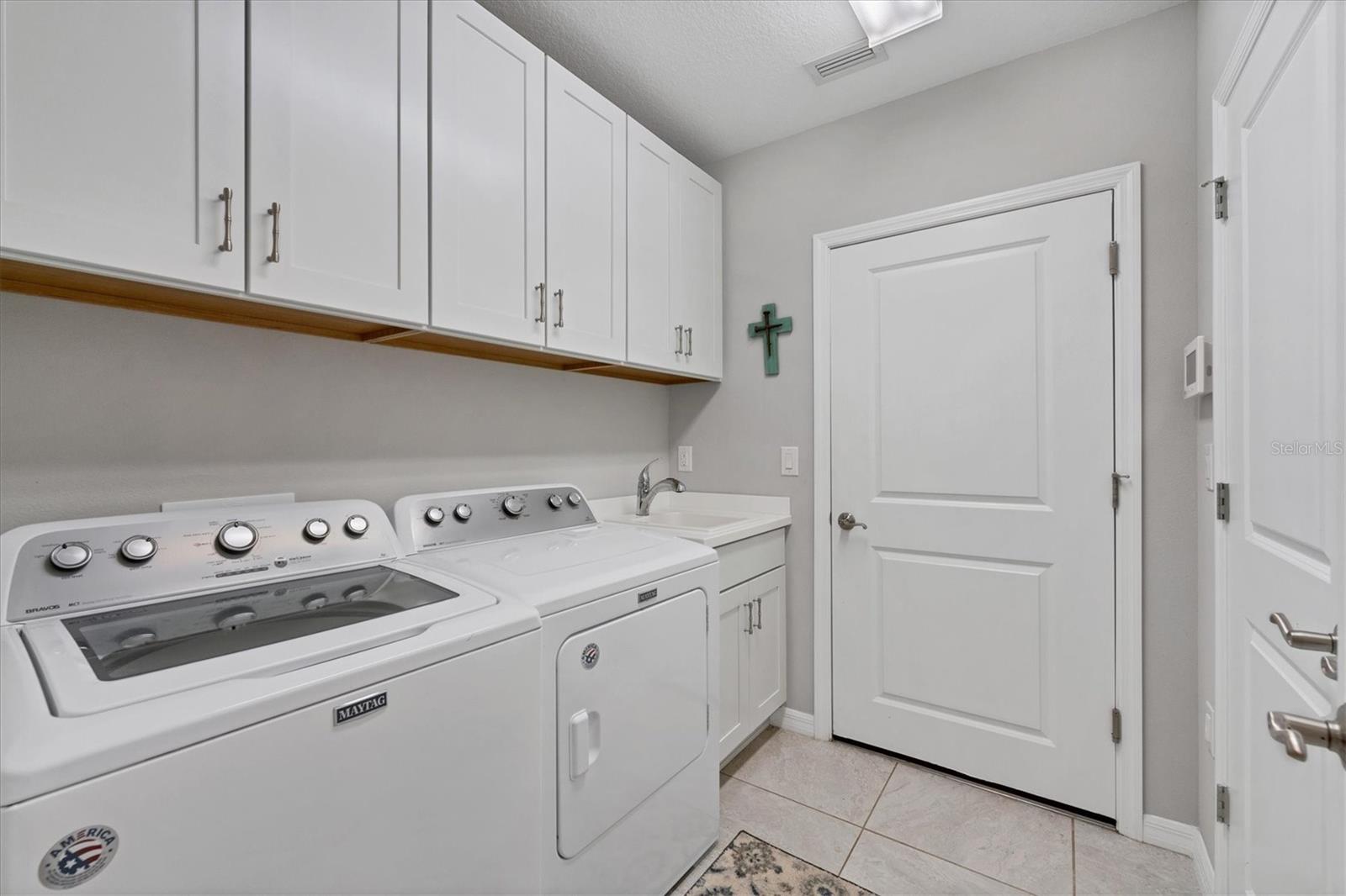 7564 Divot Loop Property Photo 26