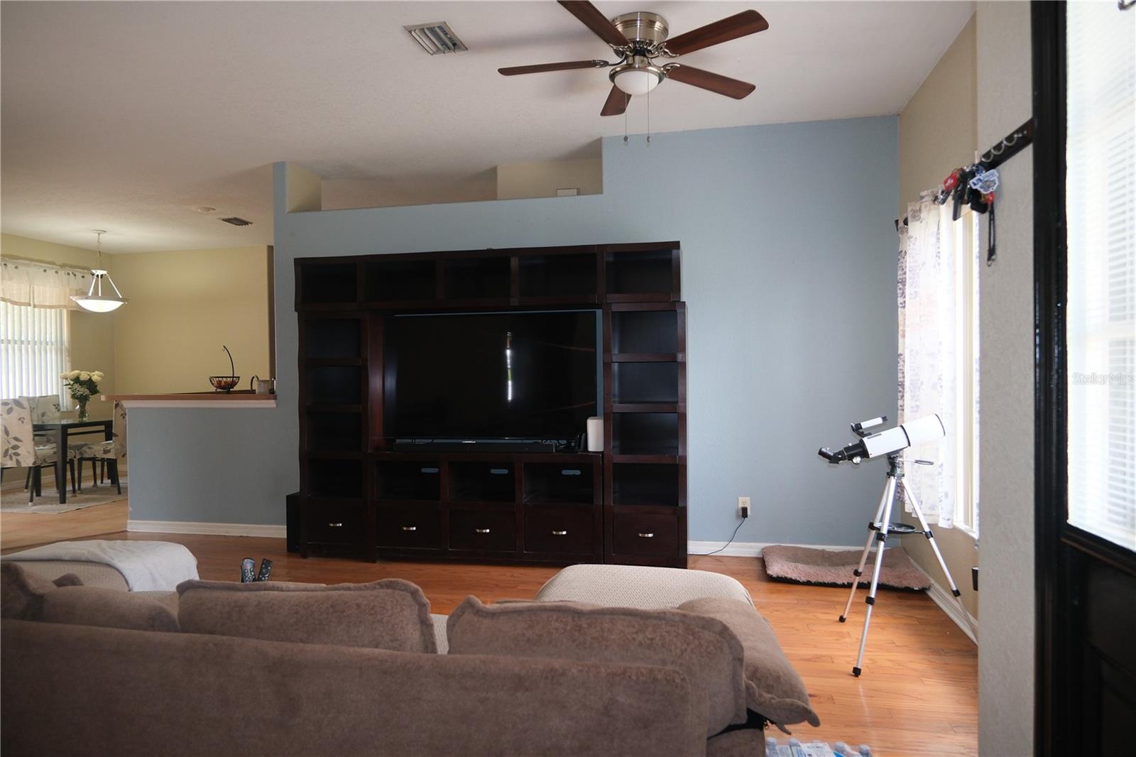 4491 Cuthbert Ave Property Photo 3