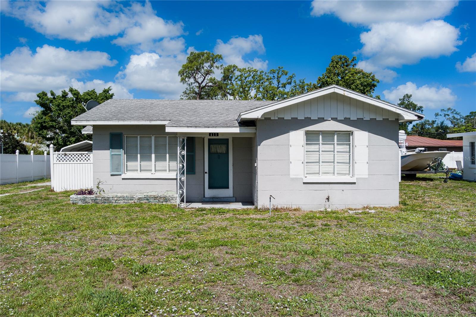 415 20th Ave W Property Photo 3
