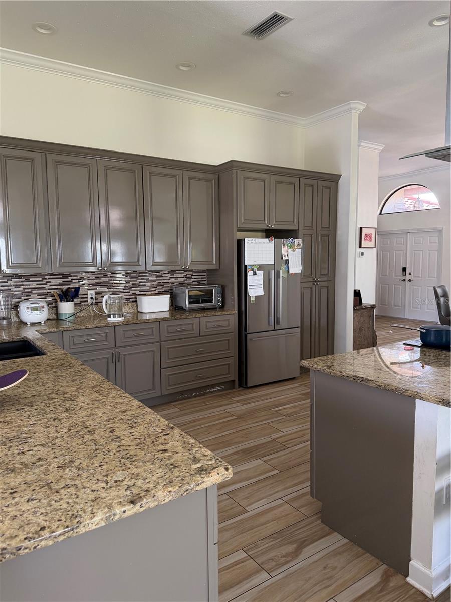 4931 Fallcrest Cir Property Photo 2