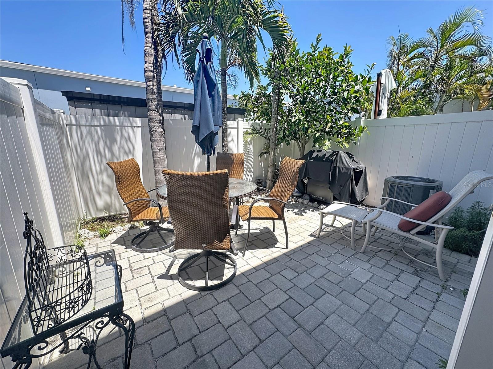 120 52nd St Property Photo 9
