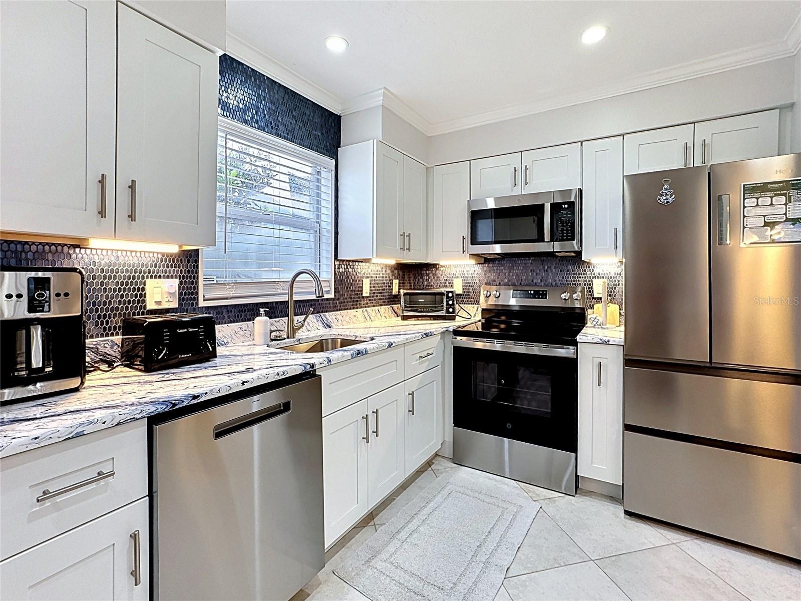 120 52nd St Property Photo 12