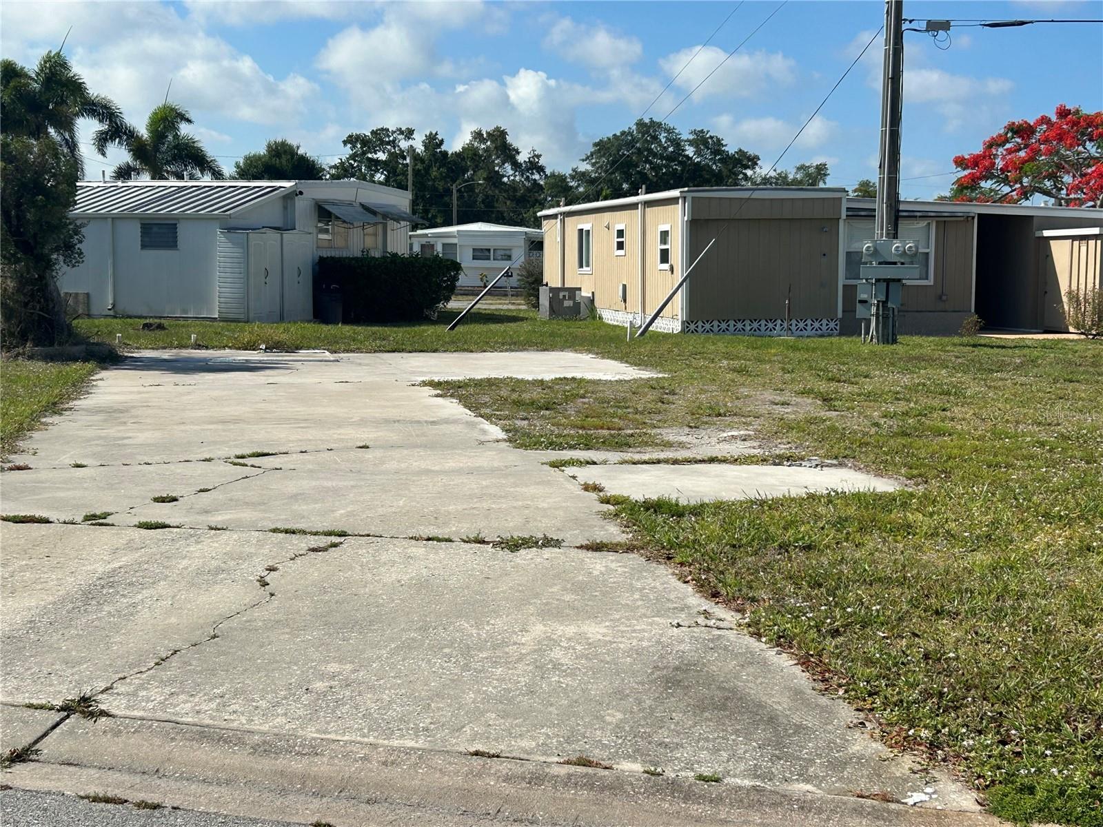 1792 Midlothian St Property Photo 3