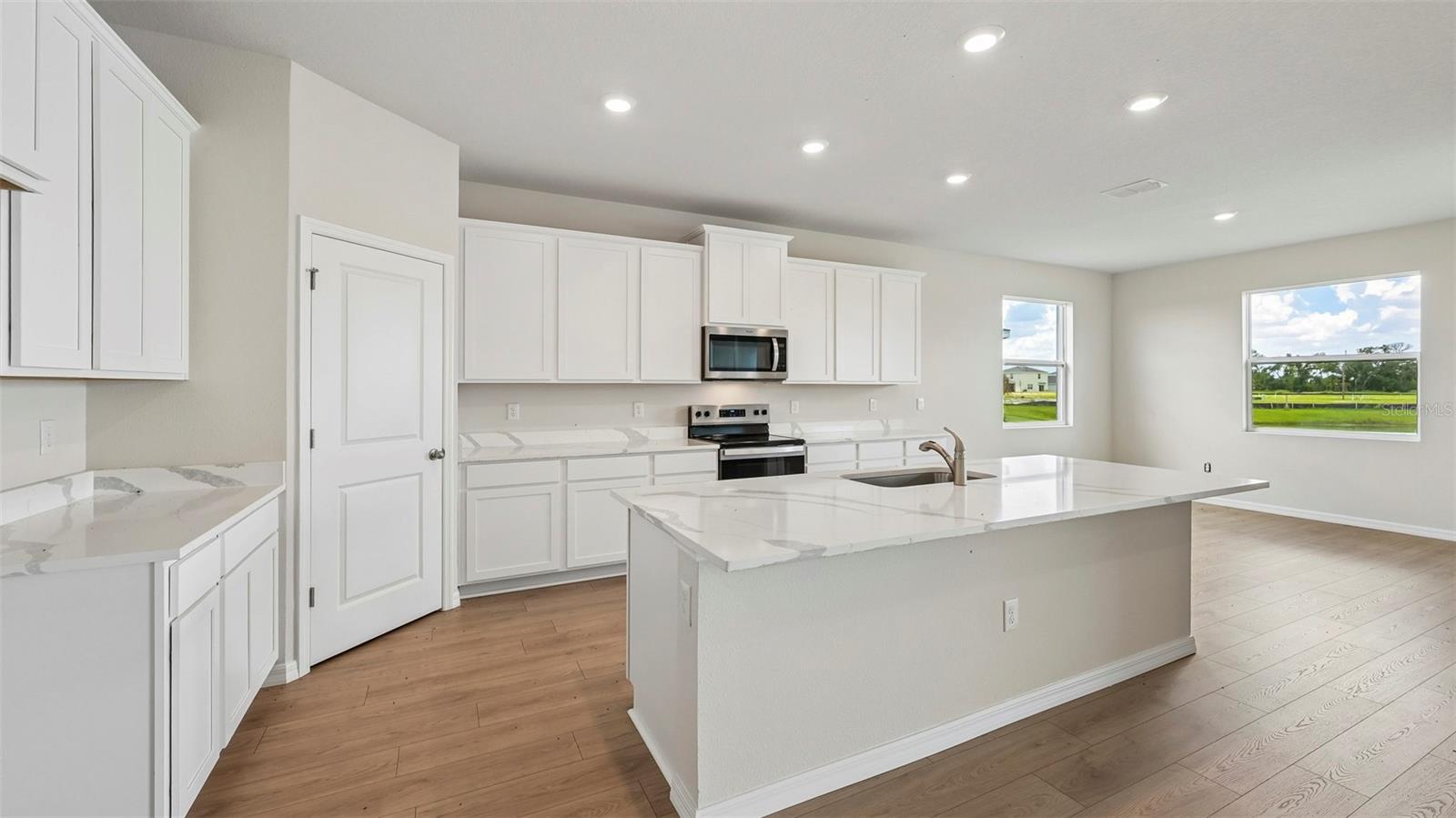 1851 Browning Loop Property Photo 4
