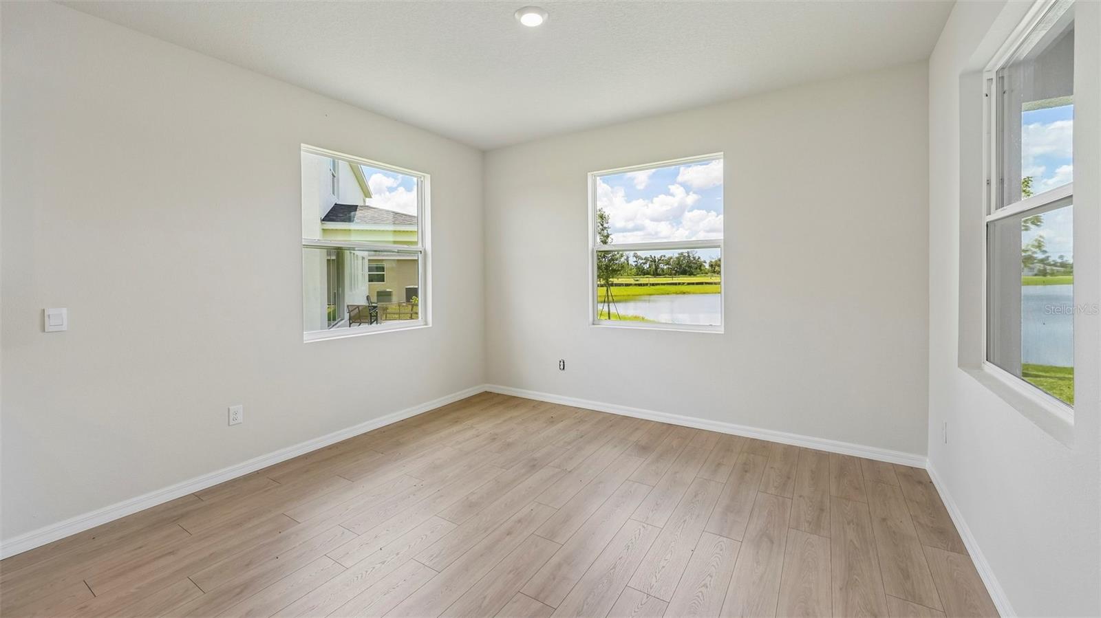 1851 Browning Loop Property Photo 8