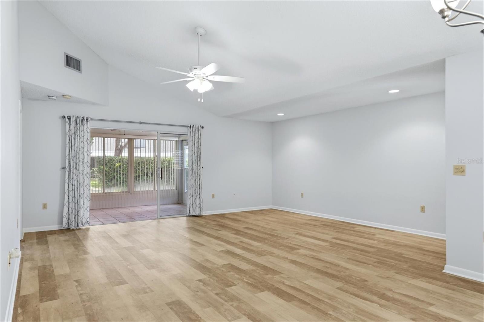 6420 Carrington Cir #35 Property Photo 5