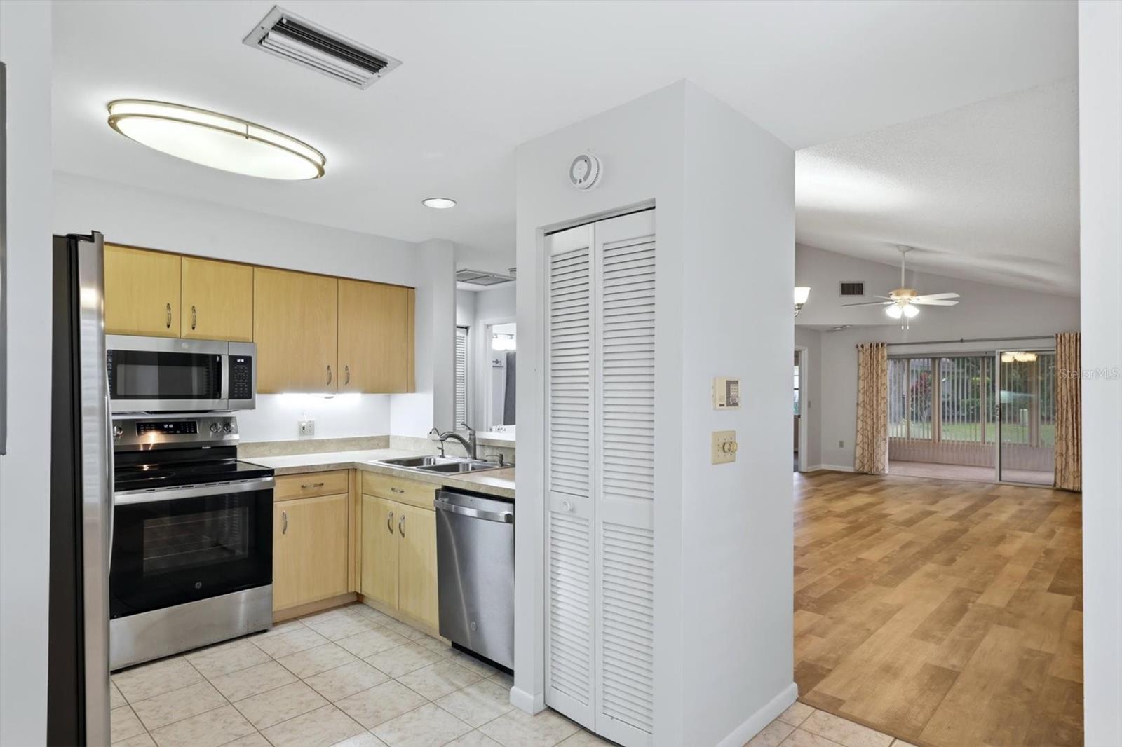 6420 Carrington Cir #35 Property Photo 15