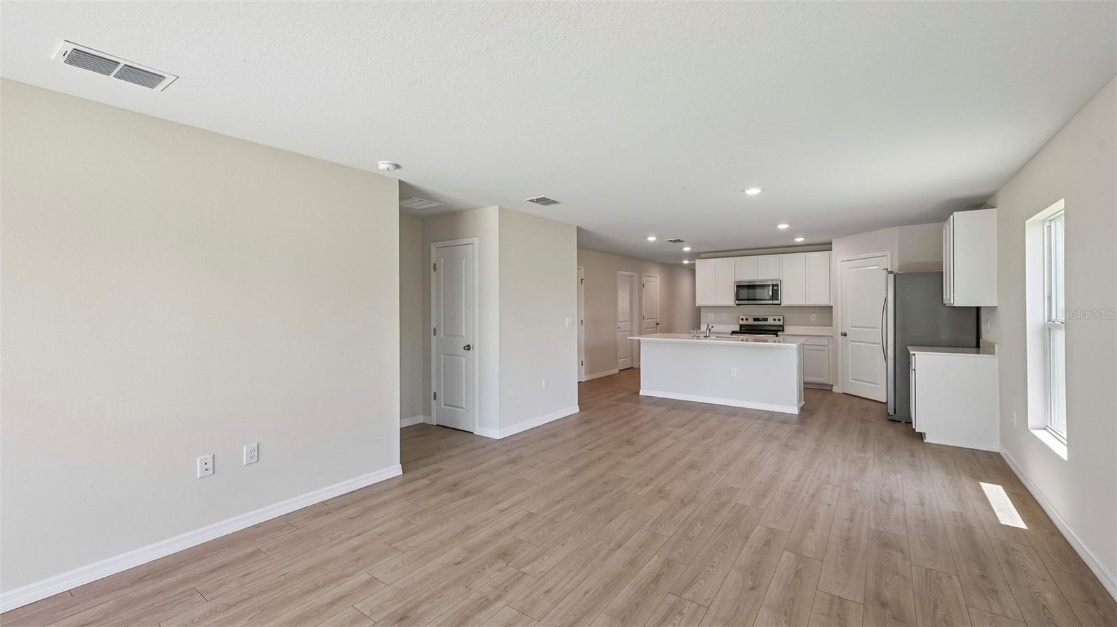 12411 Hopscotch Ave E Property Photo 9