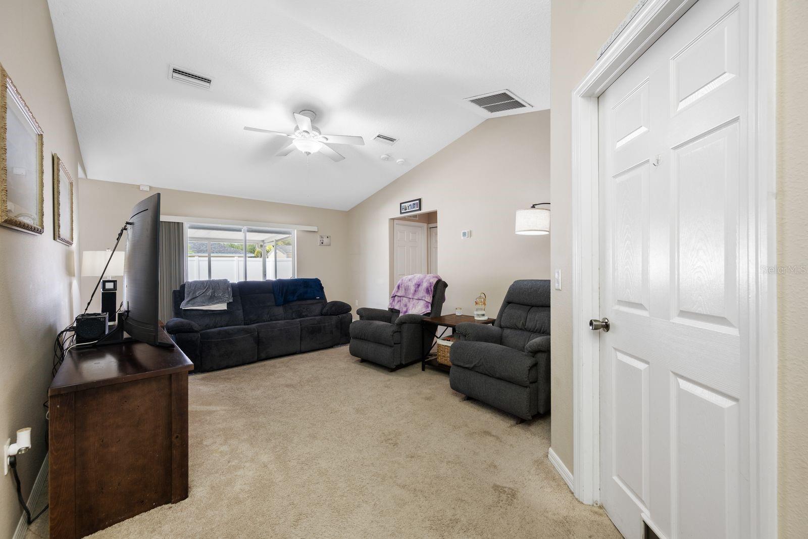 2802 93rd Ct E Property Photo 5