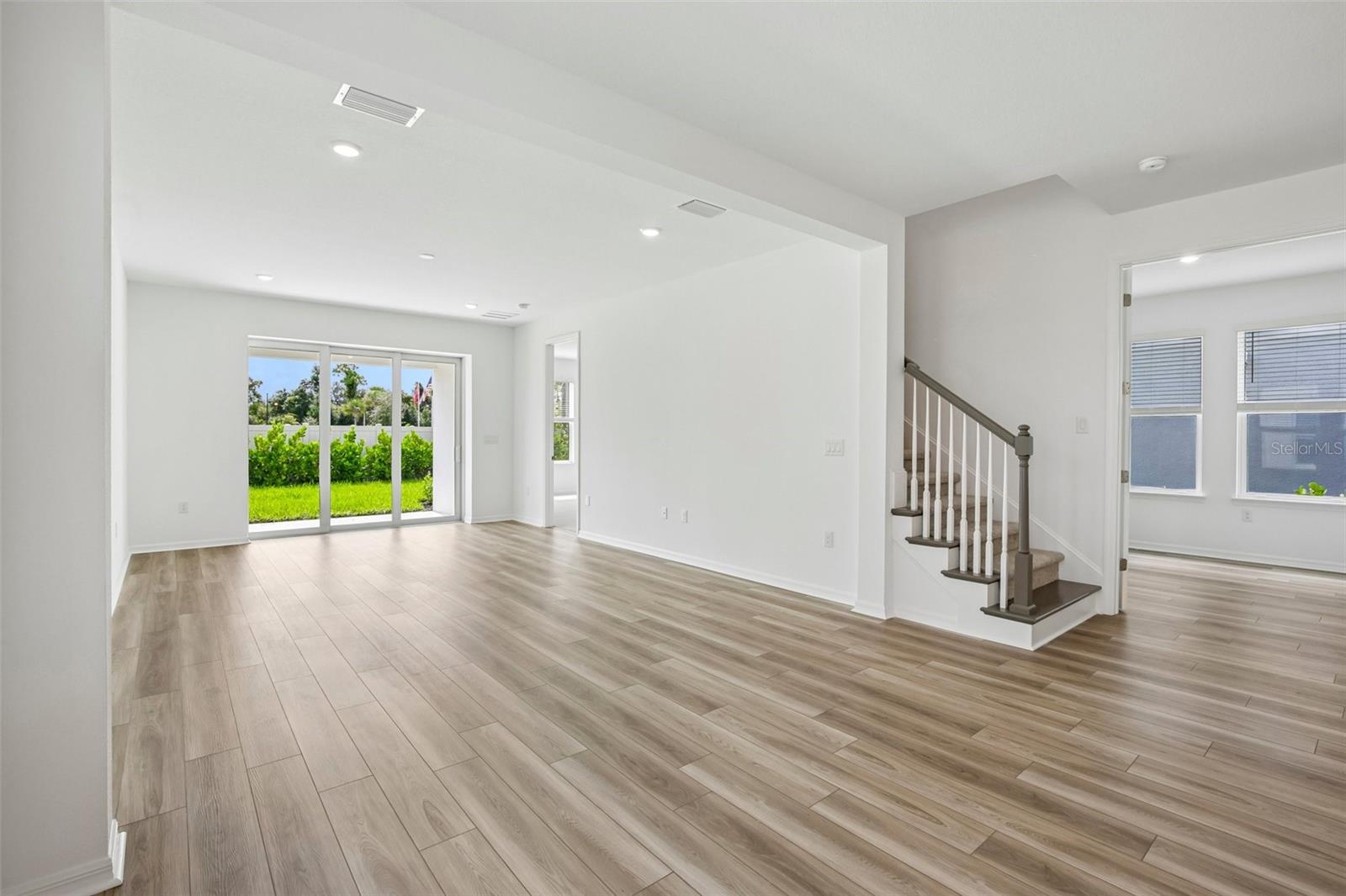 7012 Foxboro Way Property Photo 3