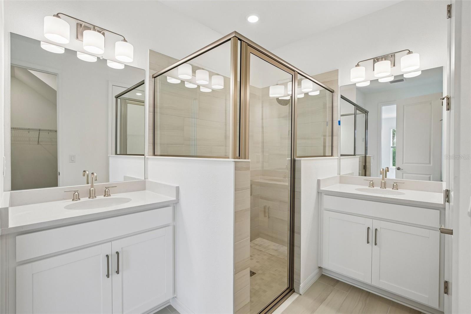 7012 Foxboro Way Property Photo 4