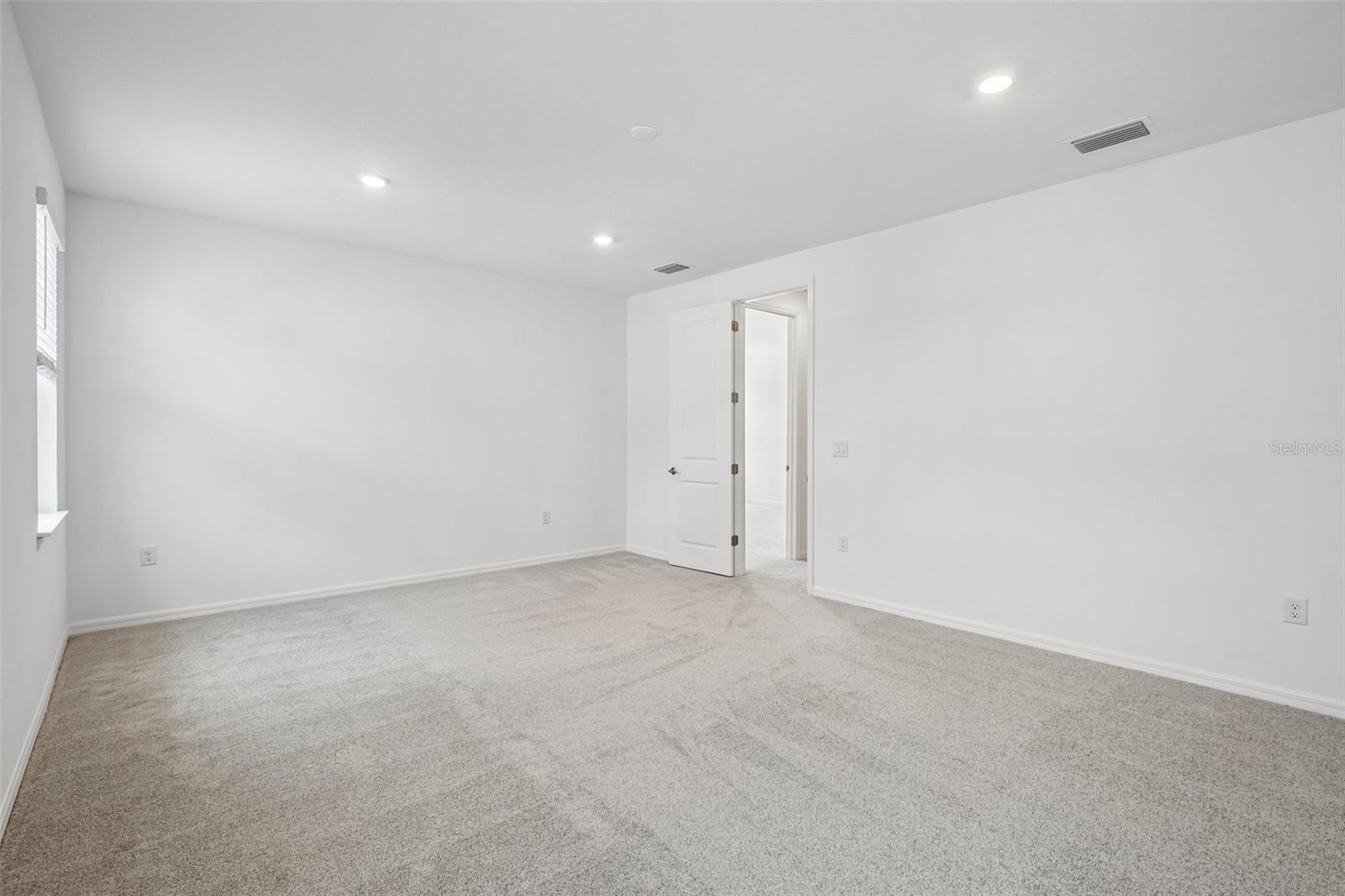 7012 Foxboro Way Property Photo 28