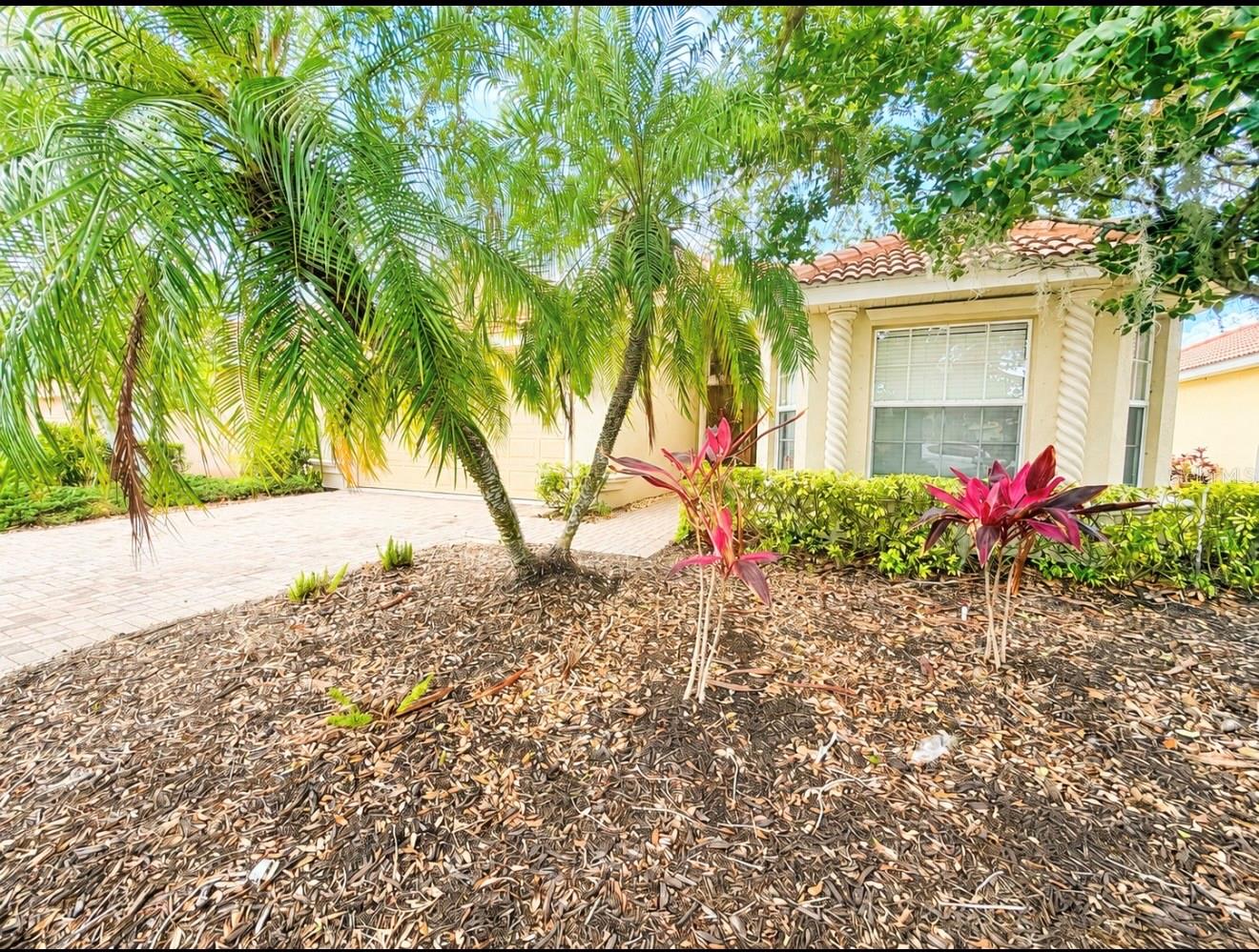 204 River Enclave Ct Property Photo 2