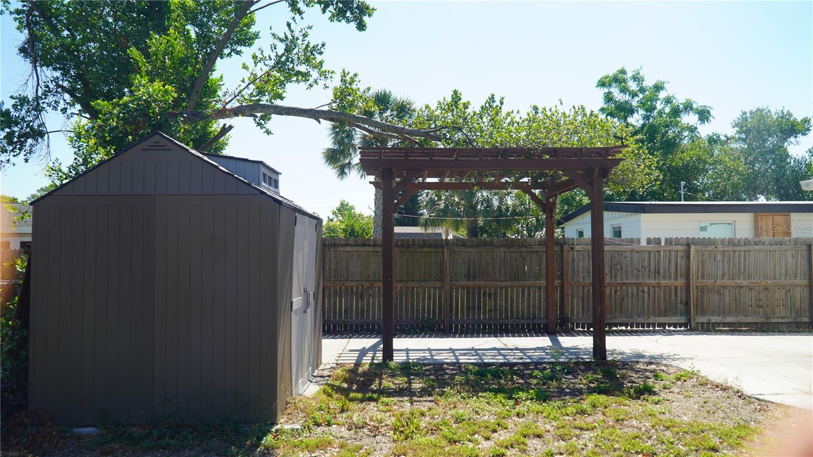 4111 W Montgomery Ter Property Photo 4