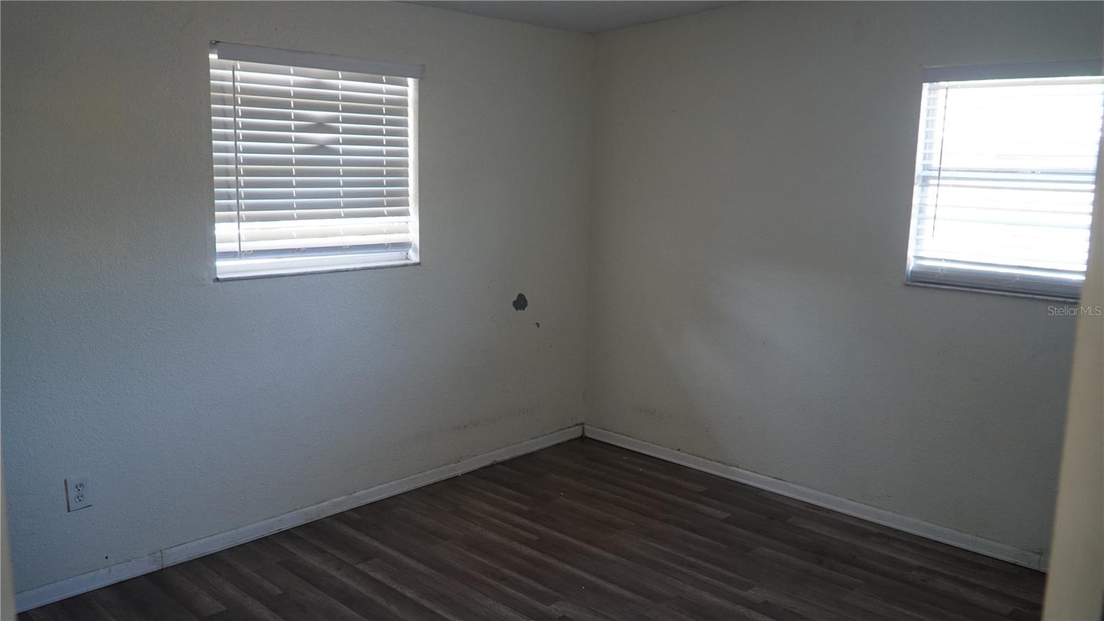 4111 W Montgomery Ter Property Photo 13