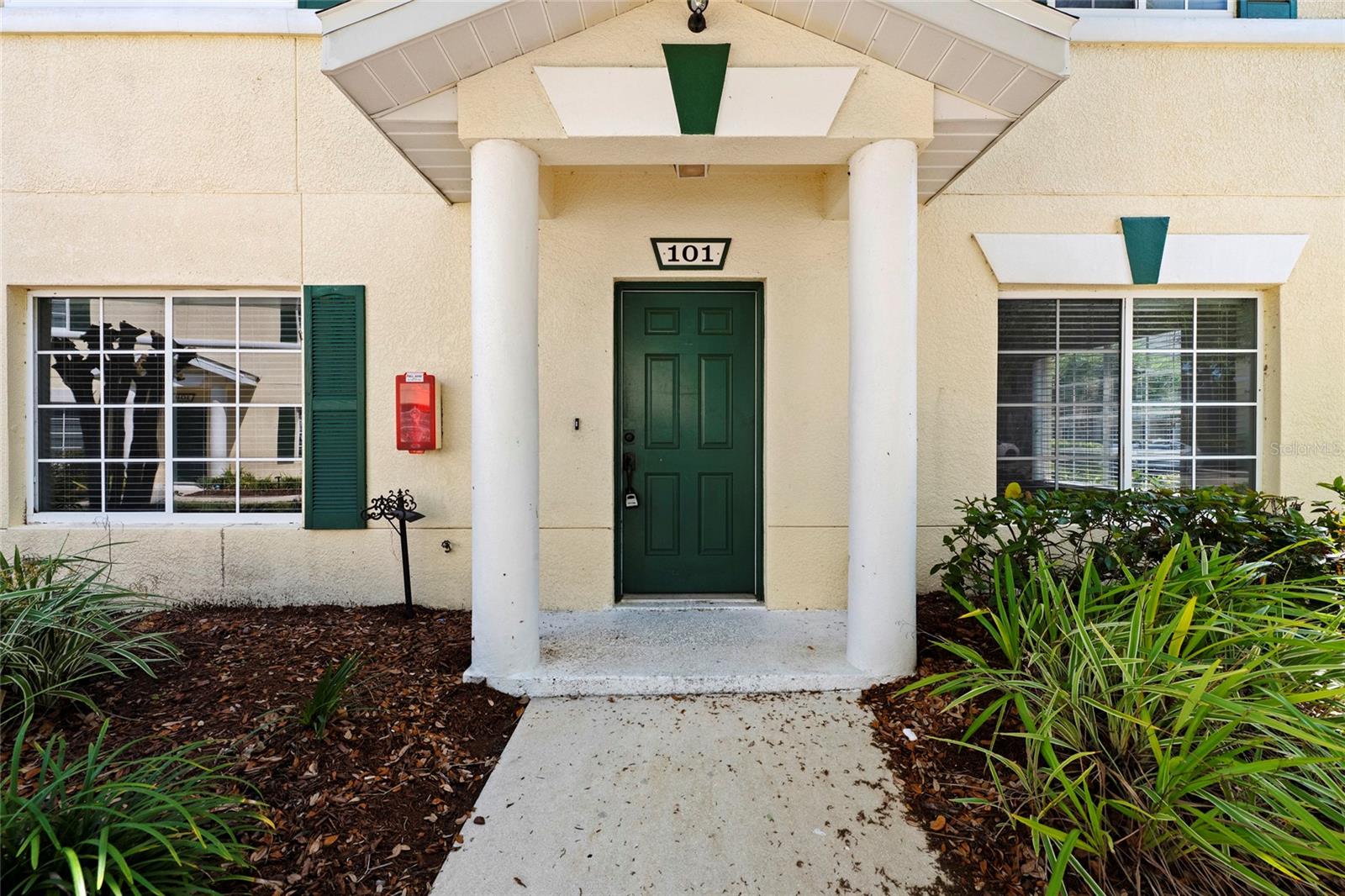 257 CAPE HARBOUR LOOP #101 Property Photo 1