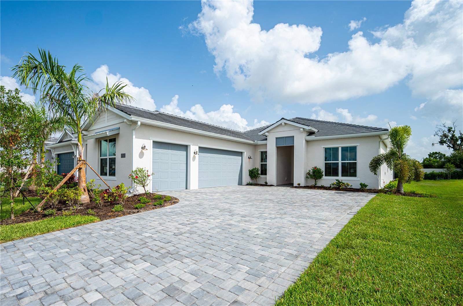 17547 PALMISTE DR Property Photo 1