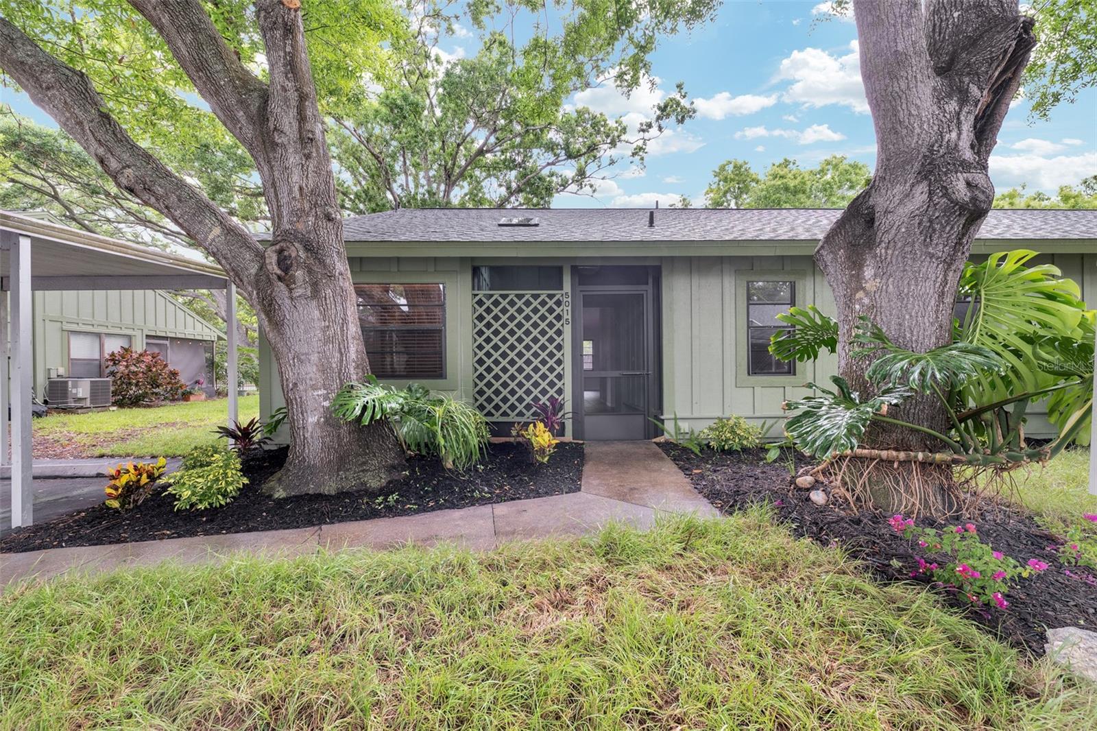 5015 Barrington Cir #201 Property Photo 1