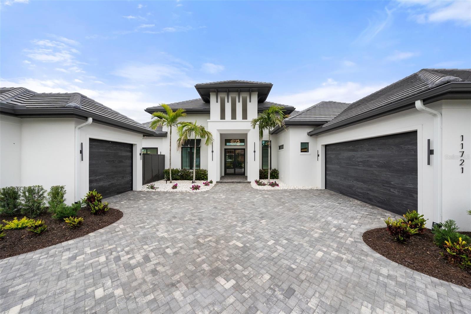 11721 Rive Isle Run Property Photo 4