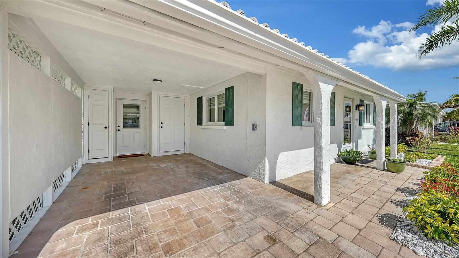 909 Spanish Dr N Property Photo 7
