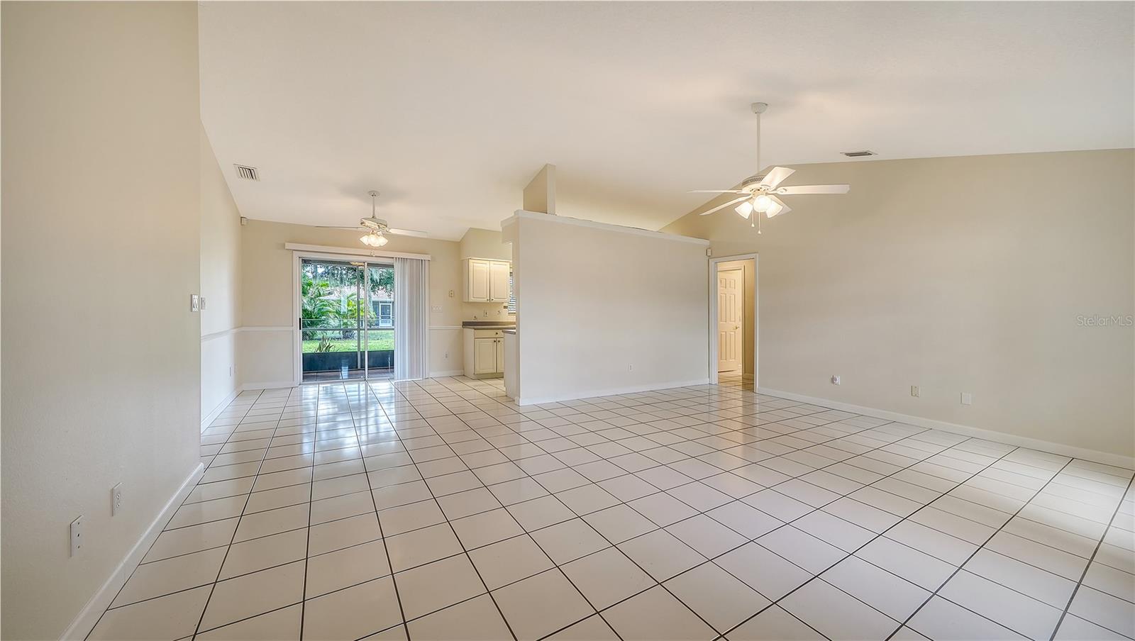 3826 Beeber St Property Photo 4