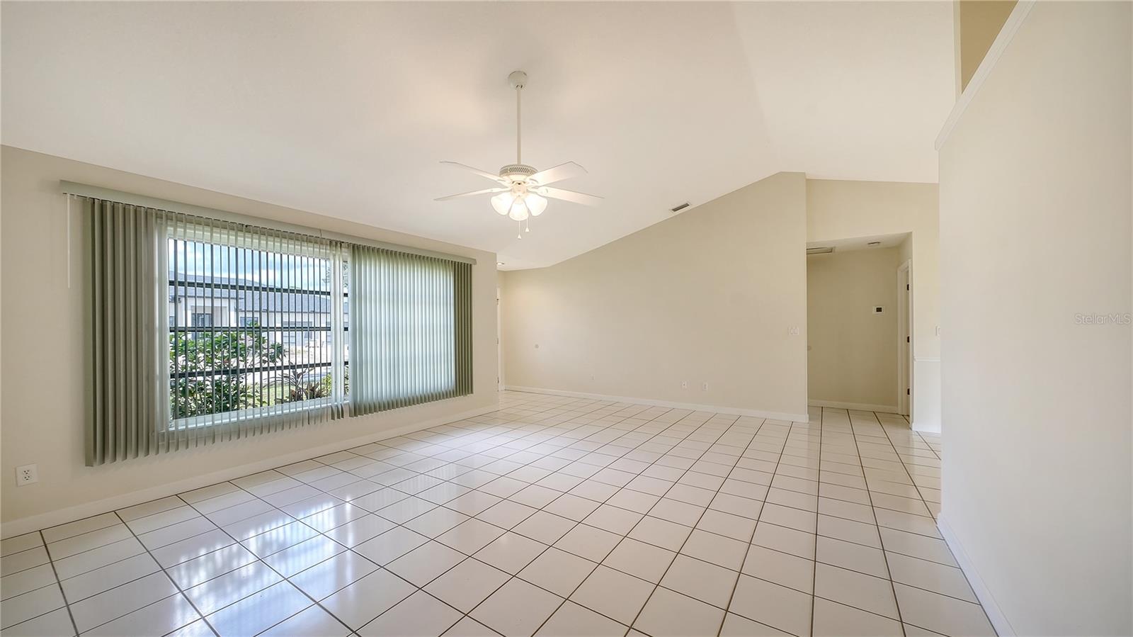 3826 Beeber St Property Photo 7