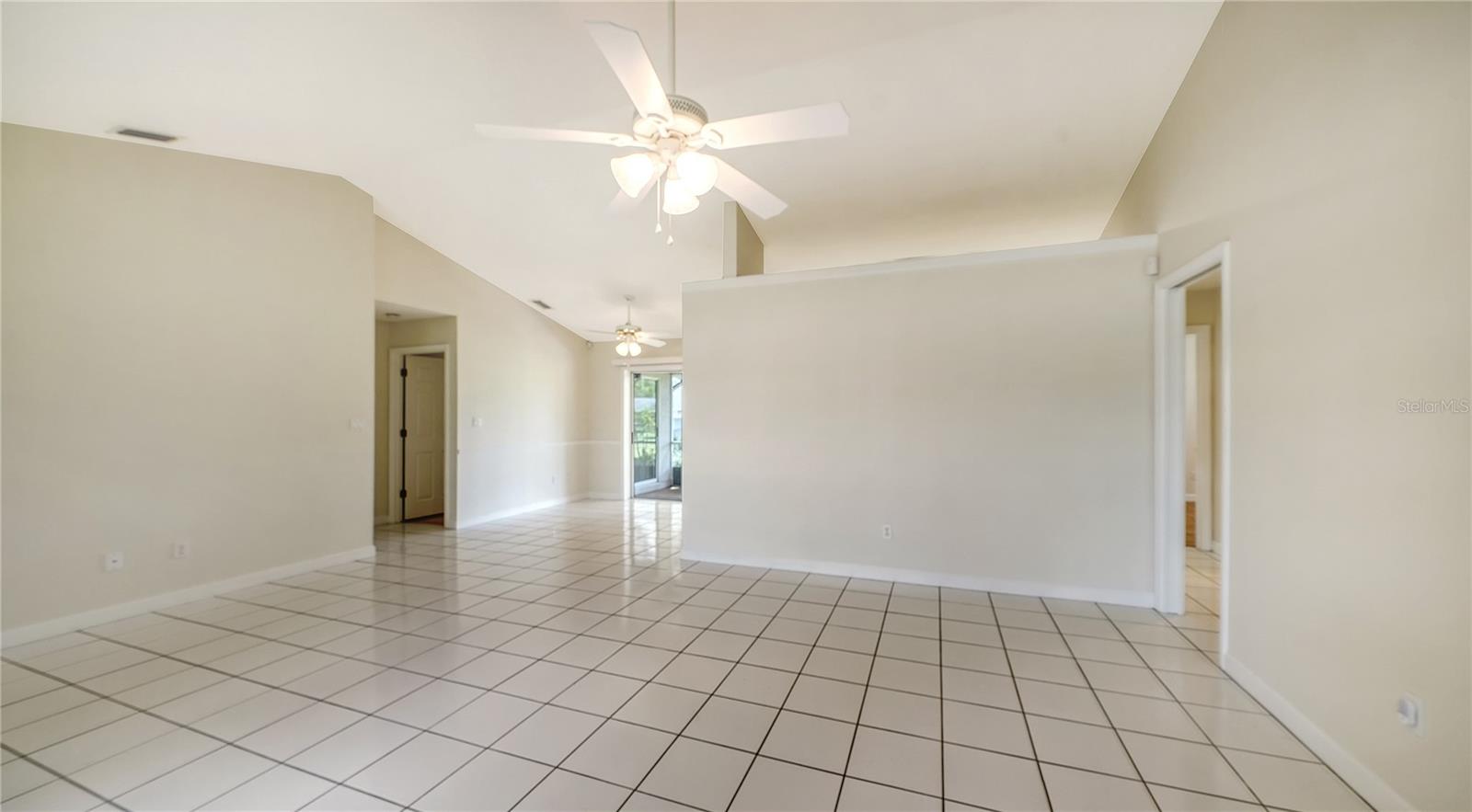 3826 Beeber St Property Photo 8