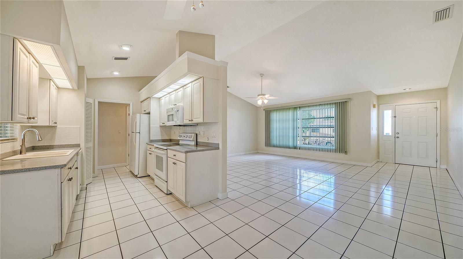3826 Beeber St Property Photo 10