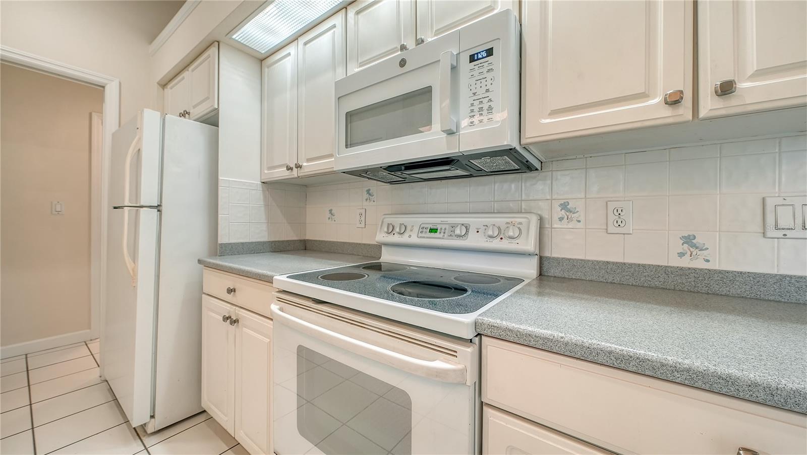 3826 Beeber St Property Photo 12