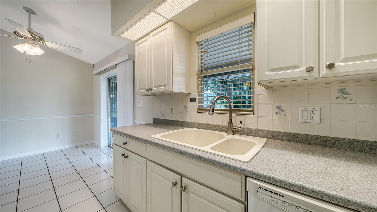 3826 Beeber St Property Photo 13