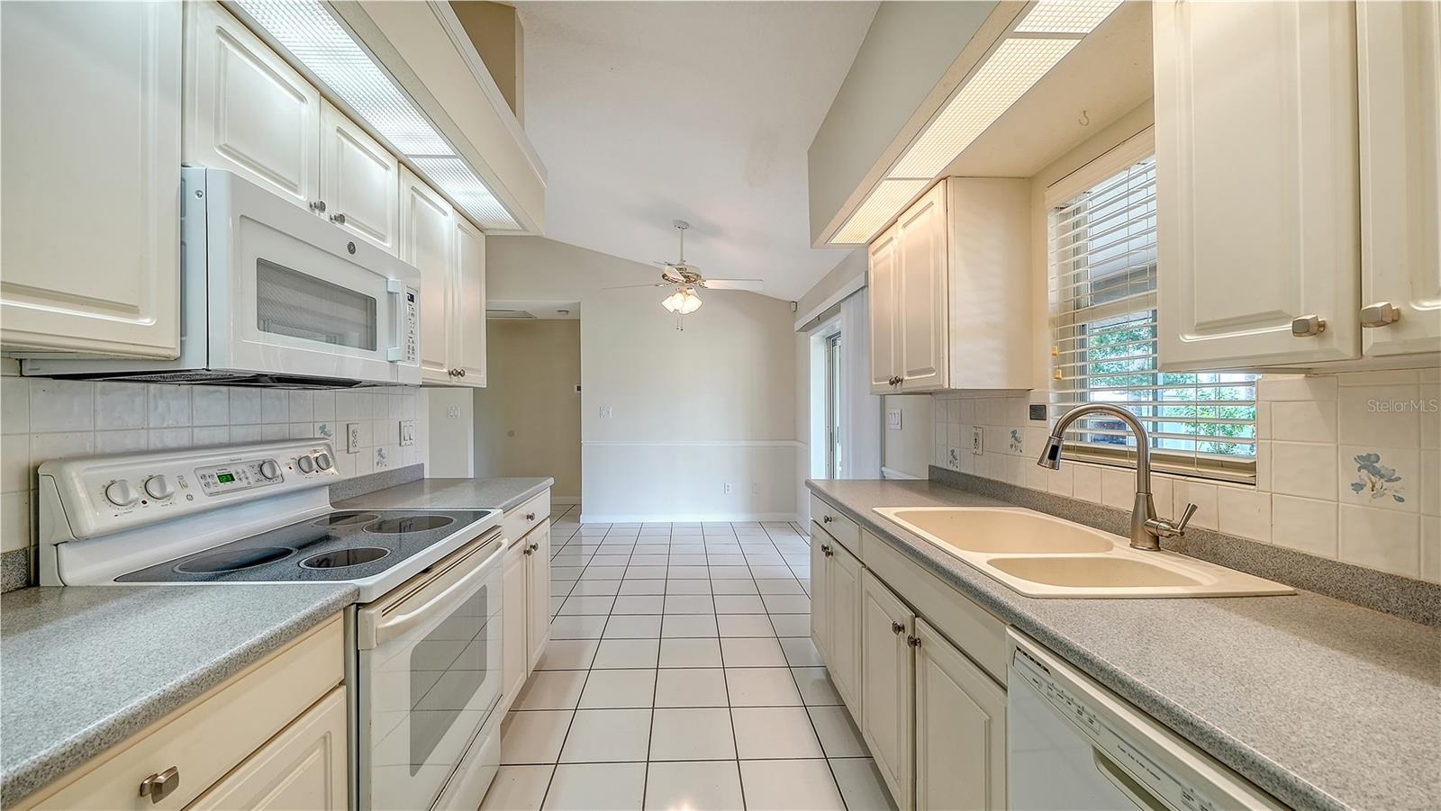 3826 Beeber St Property Photo 14