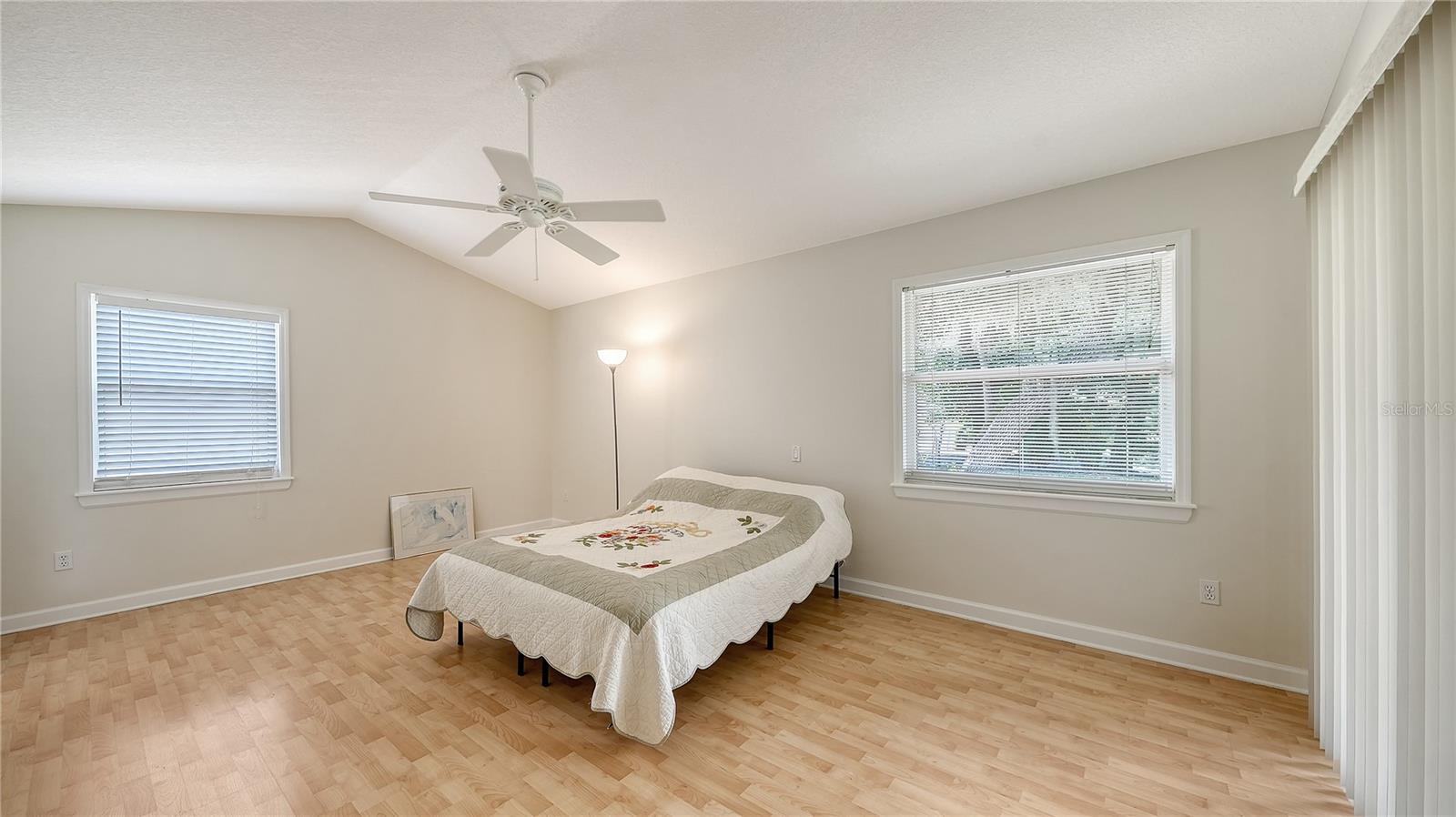 3826 Beeber St Property Photo 15
