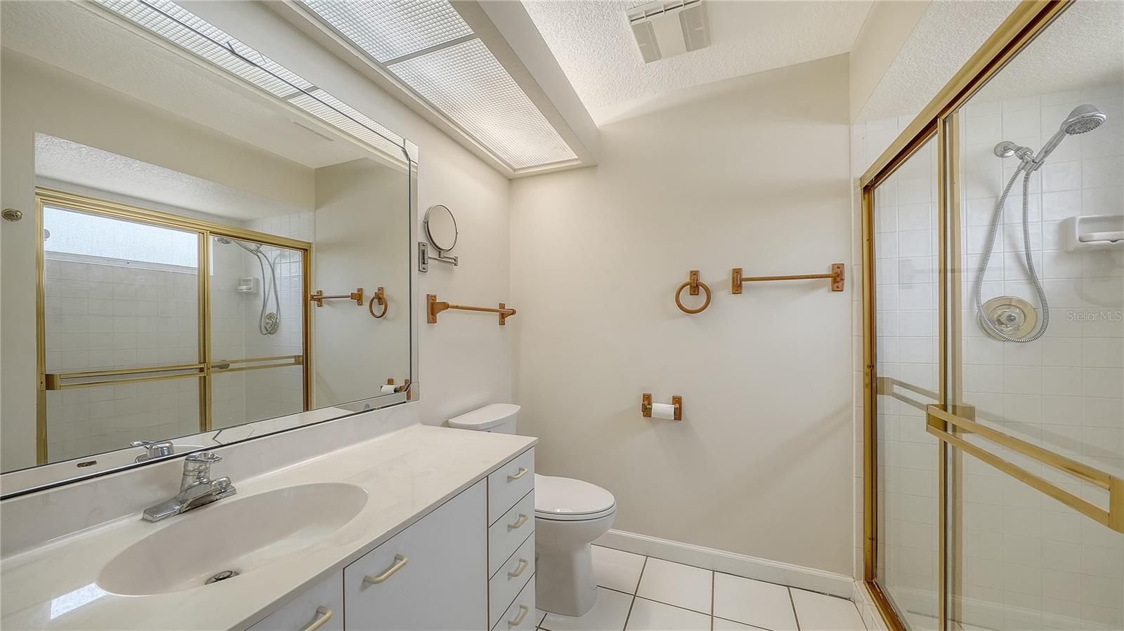 3826 Beeber St Property Photo 17